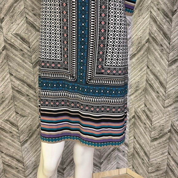 New York & Co. Shift Dress. 3/4 sleeves. Knee-length. Flattering pattern, small - Picture 5 of 9